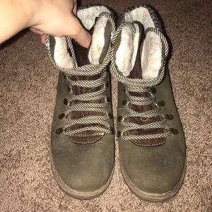 Warm Women’s Boots